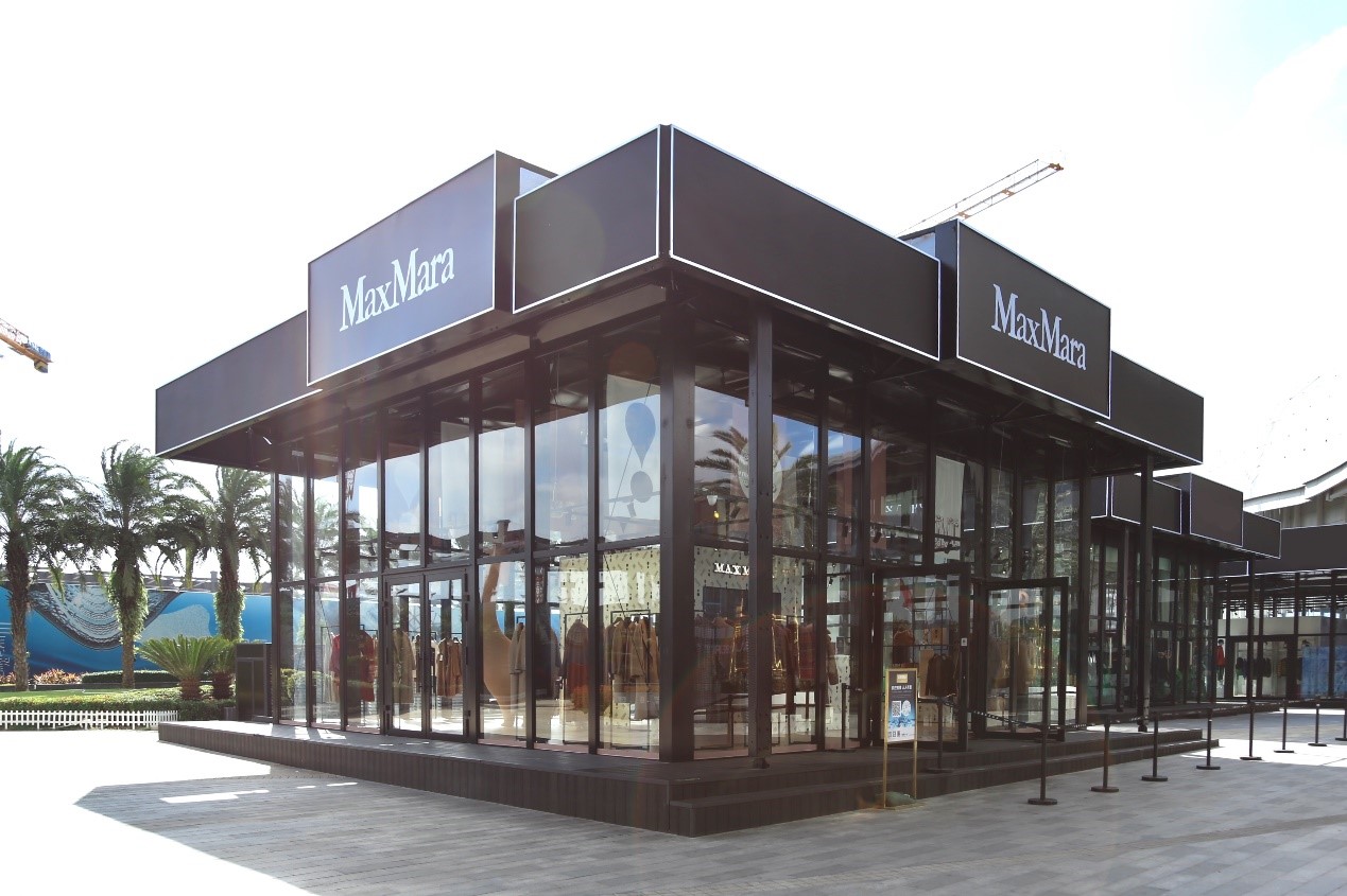Sanya International Duty Free Shopping Complex of CDFG Set Up Outdoor Pop-up Store in Celebration of the 70th Anniversary of Max Mara